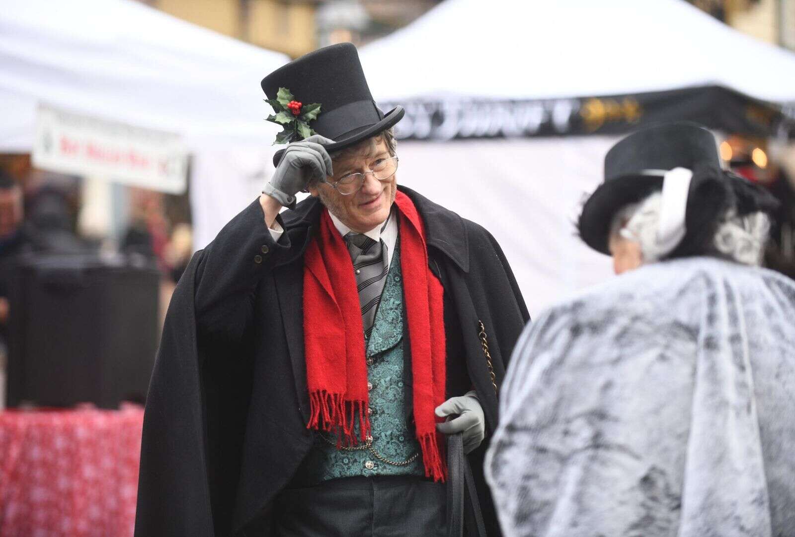 Come rain or shine: Victorian Christmas continues holiday street faire tradition